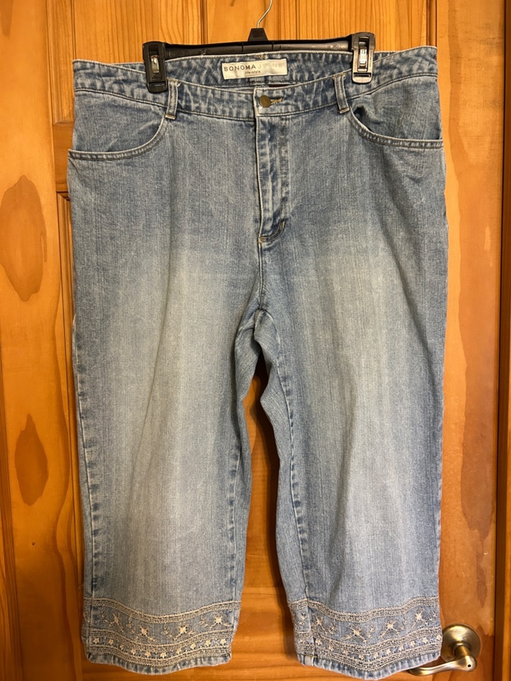 Sonoma Light Wash Denim Capris with Embroidered Hem Size 16W Inseam 20”